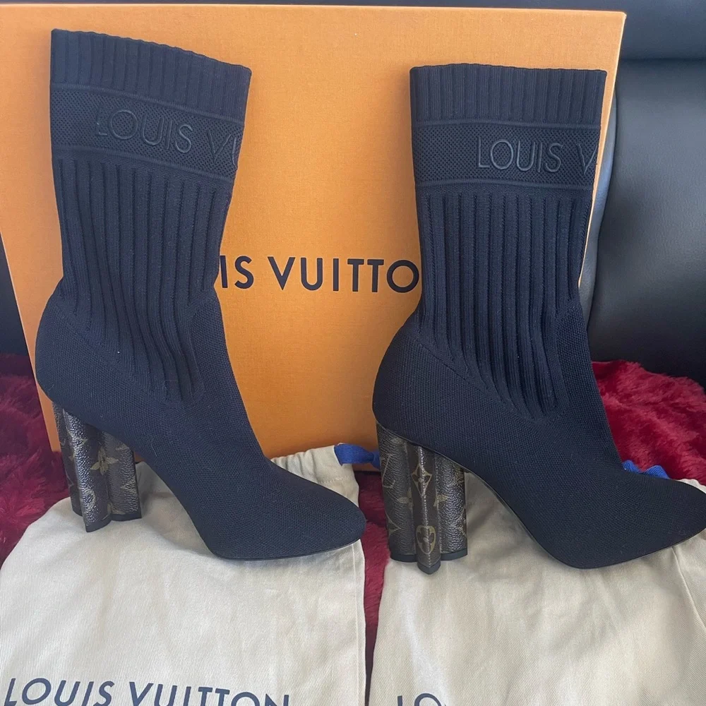 Brand new LV boots - Picture 1 of 4